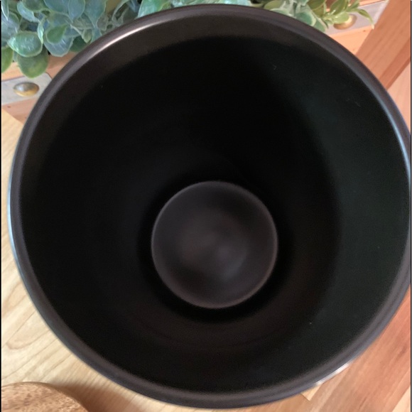 RAE DUNN “CRACKERS” LL CERAMIC WOODEN LID CANISTER - Picture 5 of 6